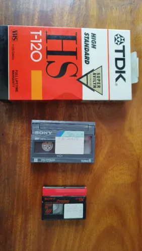 Conversão de VHS, super 8, slides, hi8, Minidv, VHSc , 16mm, k7 
