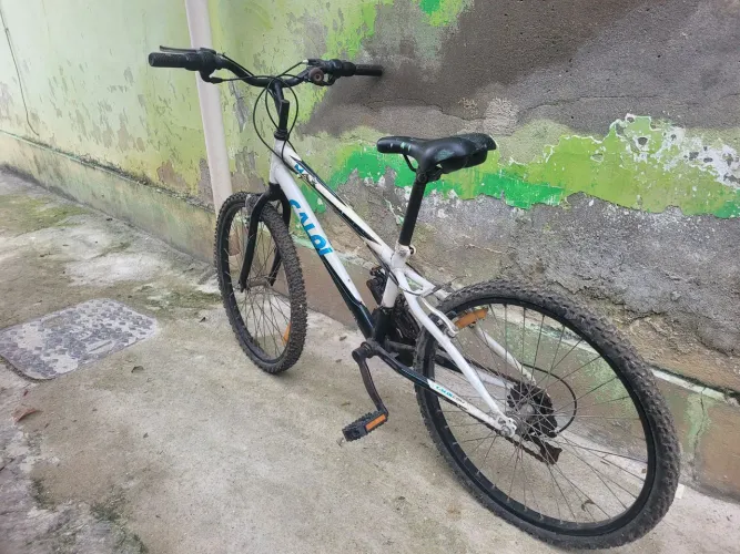 Vendo bicicleta Caloi aro 24