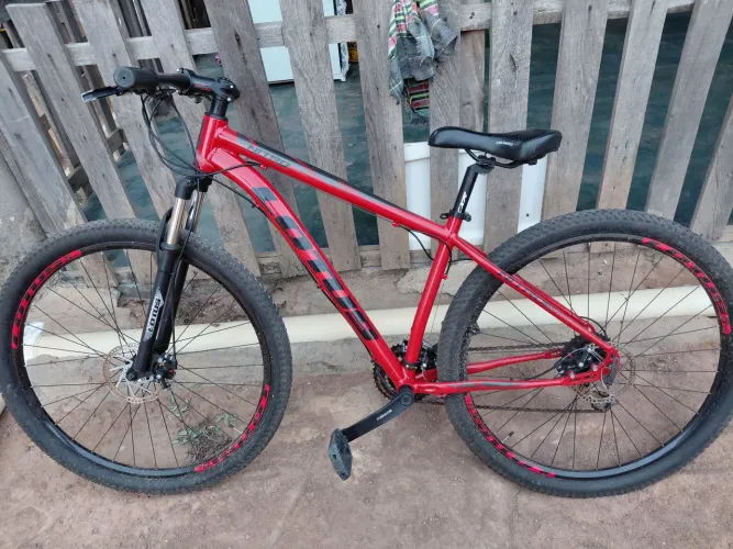 Bicicleta de marcha seminova