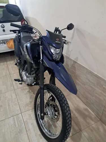 Bros extramamente nova e bem cuidada