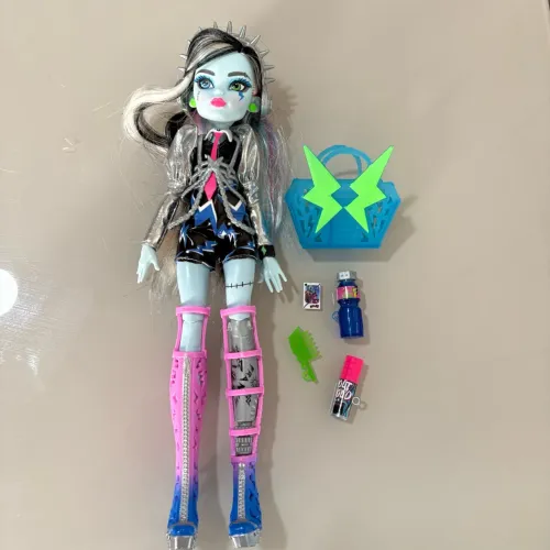 Boneca Frankie Stein Rockstar G3 Monster High