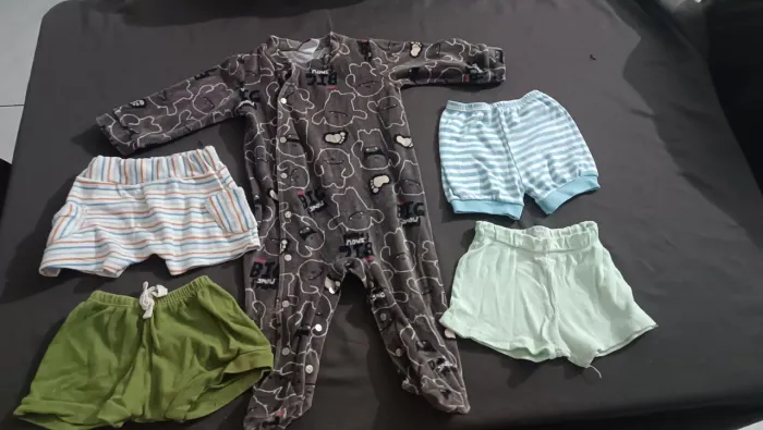 Vendo Lotinho de peças de bebê menino ( 15 peças )