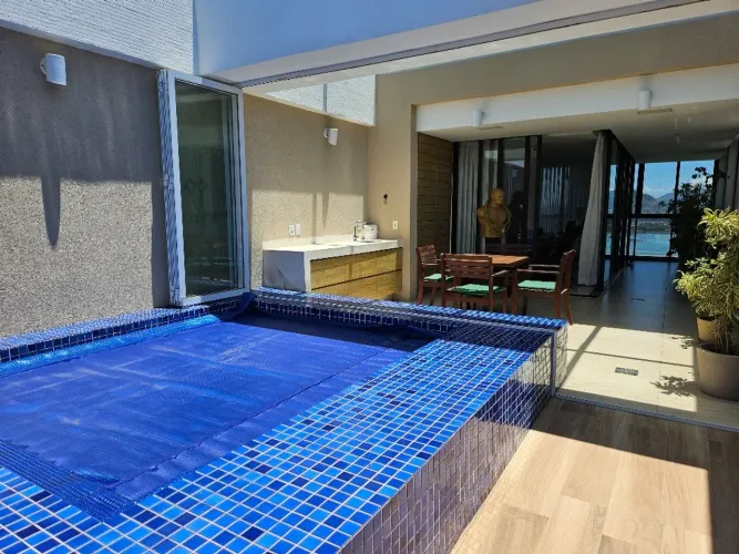 Apartamento de Luxo com Vista Mar na Barra da Tijuca - 3 Quartos, 3 Suítes, 3 Salas, 5 Ban