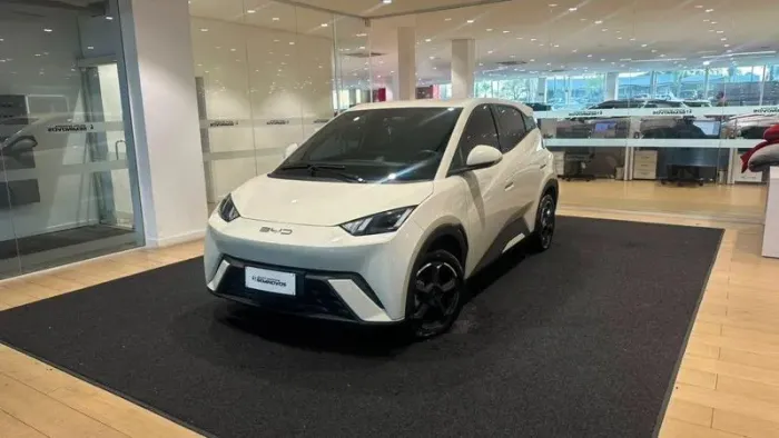 BYD Dolphin EV (Elétrico) 2025