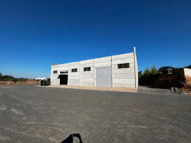 Pavilhão comercial para locação em Gravataí