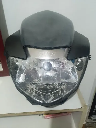 Farol com carenagem da apache 150c