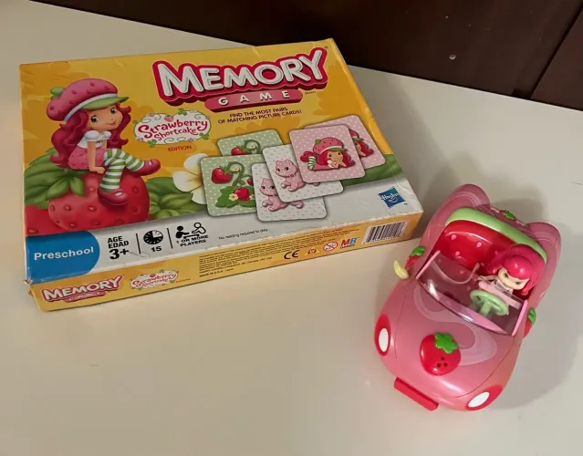 Carro da Boneca Moranguinho - Strawberry Shortcake e Jogo da Memória