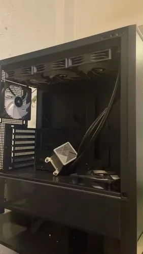 Gabinete gamer E-ATX Kalkan