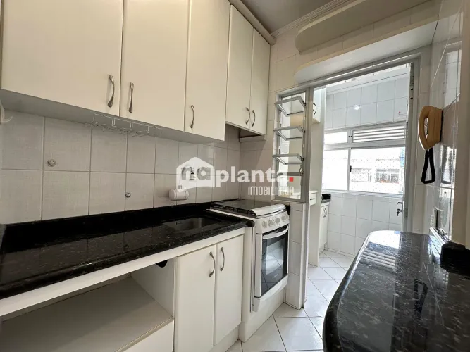 Apartamento 02 dormitórios 01 suíte para alugar, no Estreito em Florianópolis.