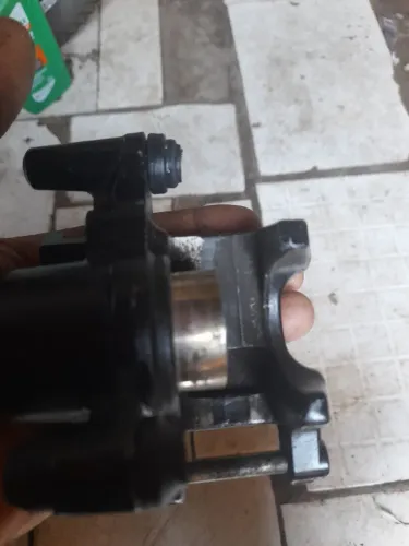 Vende-se pinça de freio traseira da titan 2025 original da Honda