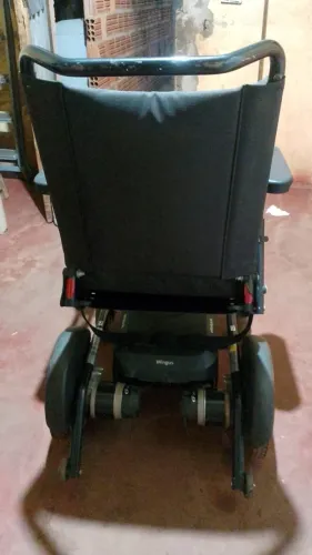 Cadeira de Rodas motorizada