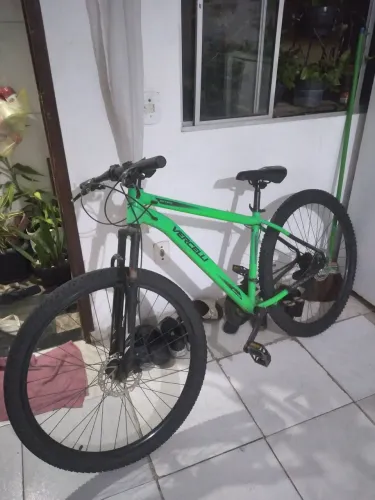 Bicicleta aro 29 VERCELLI corrente quebrada e tem q trocar a catraca