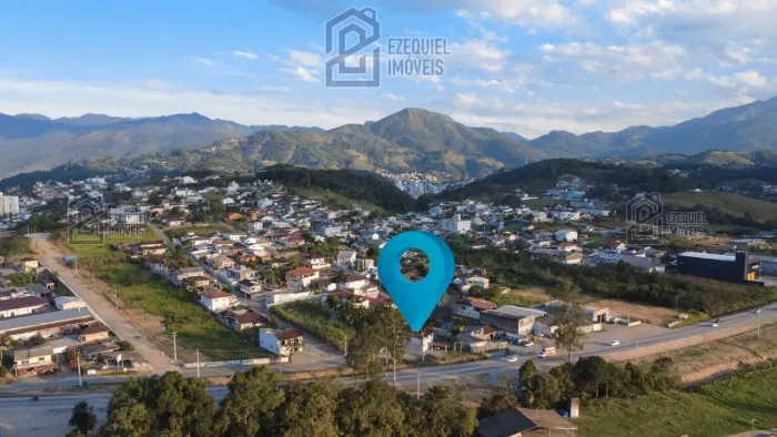Imóvel comercial com acesso pela BR 282 e o bairro São Francisco em Santo Amaro da Imperat