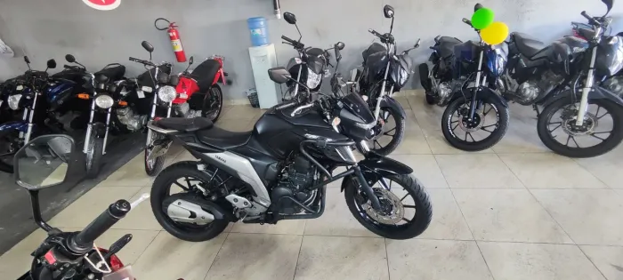 YAMAHA FZ 25 PRETA 2023 Shalon veículos Cariacica
