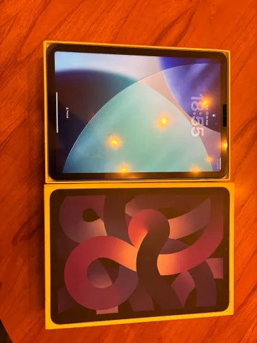 Apple iPad Air (5ª geração) 10.9? Wi-Fi 64GB Modelo A2588