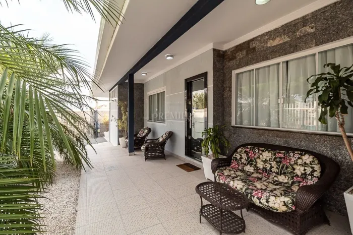 Casa com 4 dormitórios para alugar,mobiliada , alto padrão. 158 m² - Lindóia - Curitiba/PR