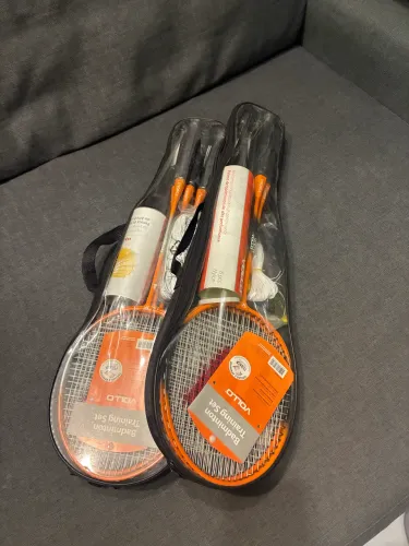 Kit Badminton: 4 Raquetes 3 Petecas de Nylon Rede e Suporte Vollo Sports