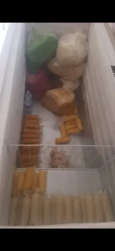 Vendo freezer com polpas de frutas