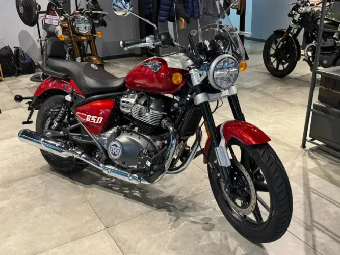 Super Meteor Celestial 650cc ABS.