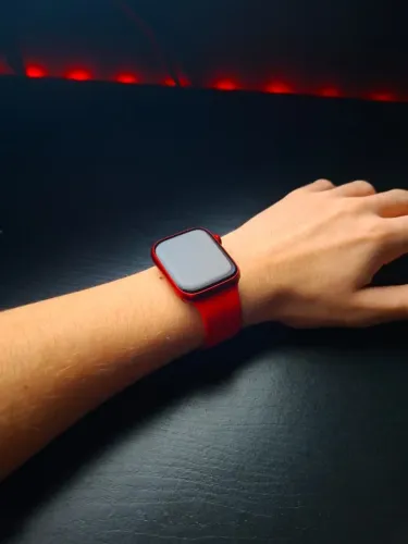 Apple Watch Series 7 RED