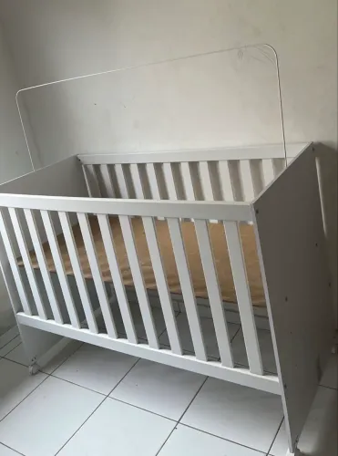 Berço americano seminovo Americano