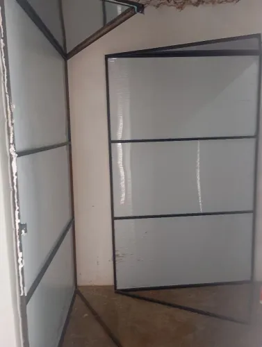 Toldo, estrutura em ferro cobertura em acrílico