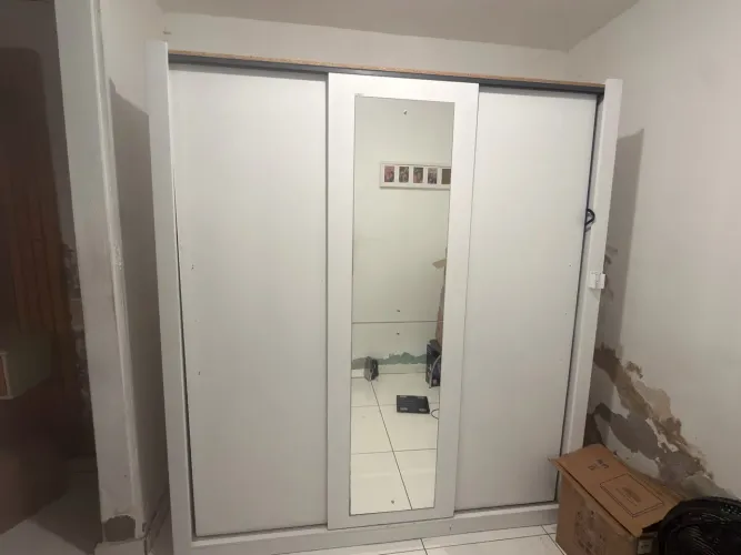 Guarda-Roupa Casal 3 Portas de Correr com Espelho