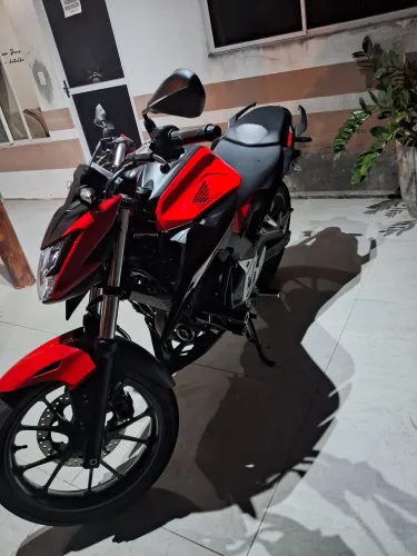 cb 300f semi nova só vendo