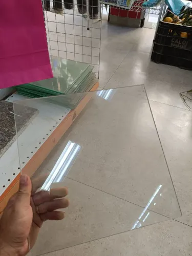 Vidro temperado 30x30 ideal para balcão de lojas etc.