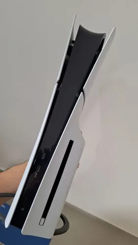 PS5 Slim Midia Física + 2 controles e 3 jogos