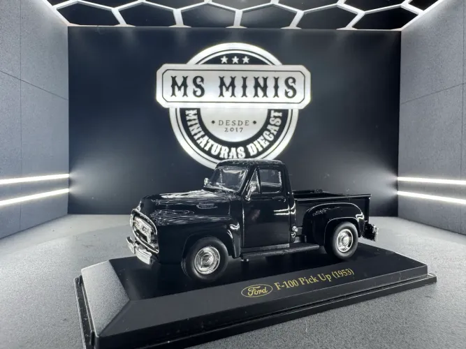 Miniatura Carros Antigos escala 1/43 R$80,00 cada