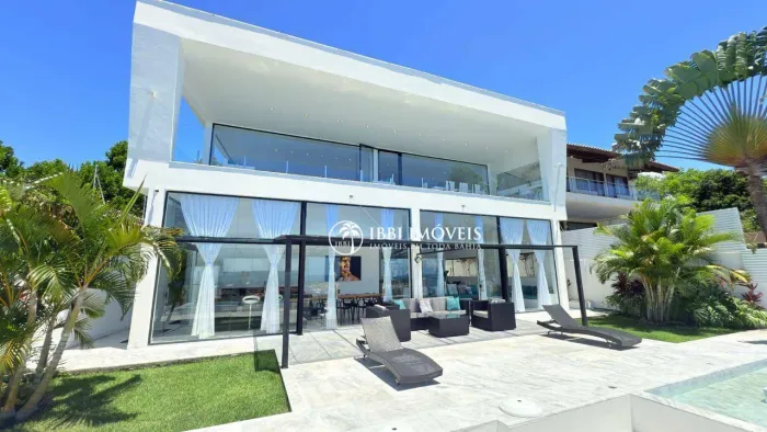 Belíssima Casa Alto Padrão Vista privilegiada para o mar.