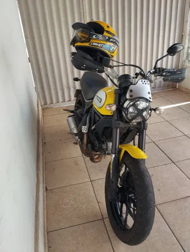 Ducati scrambler icon 800