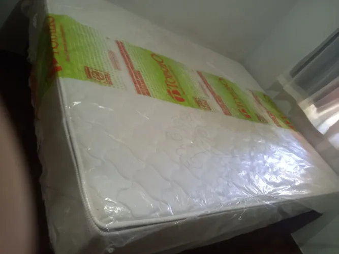 Vendo colchão king de espuma marca topázi novo nunca usado no plástico