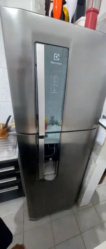 Geladeira Electrolux top freezer com dispenser de água platinum dw44s 400 litros