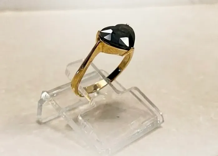 Anel Coração Ônix em Ouro 18k 750