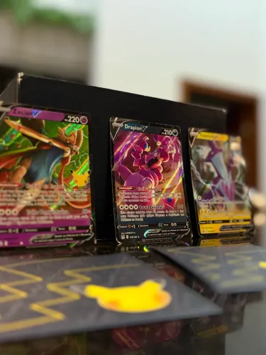 Lote 3 Cartas Pokémon V Originais Copag - Zacian, Drapion e Toxtricity