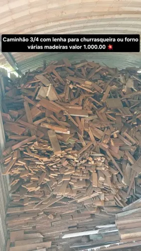 Caminhão 3/4 com lenha para churrasqueira ou forno .