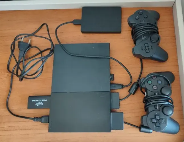 PS2 Slim + HD 500GB + 70 Jogos + 2 Controles
