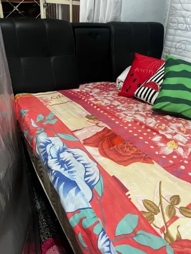 Vendo cama com cabeceira 