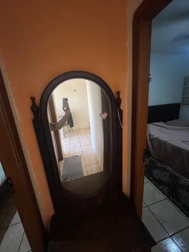 Penteadeira Antiga de Madeira com Espelho Basculante