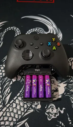 Controle Xbox Series S/X + Pilhas Recarregáveis Elgin