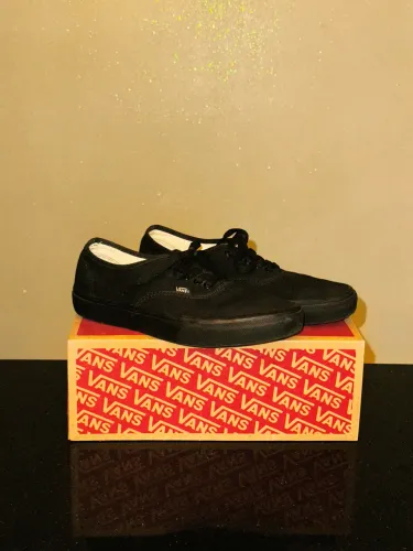 Vans authentic tamanho 38, usado pouquíssimas vezes - em estado de novo!