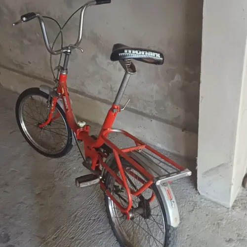 Bicicleta antiga monareta