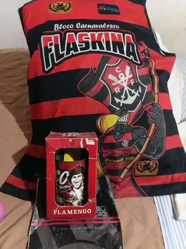Copo e camisa ," flamengo ".