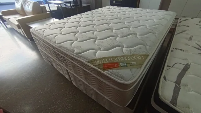 Cama box Queen size Colchão Ortobom molas ensacandas bambú dividimos TB cartão 