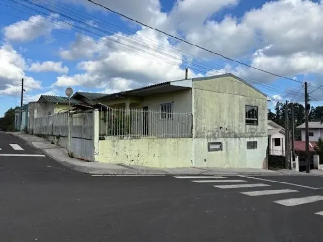Imóvel com bom aproveitamento Casa em Irani - SC, N. SN LT 2 QD C, 4 quartos, 360m² | Lei