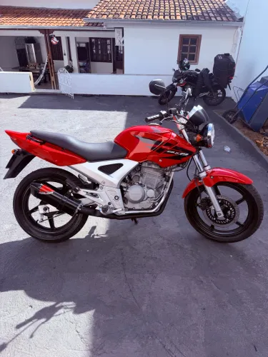 CBX Twister, extremamente nova!!