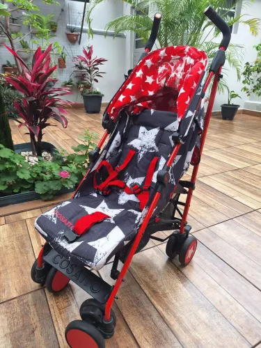 Carrinho de bebê dobrável