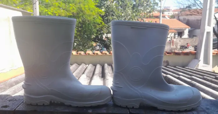 BOTA TÉRMICA FORADA COM LÃ